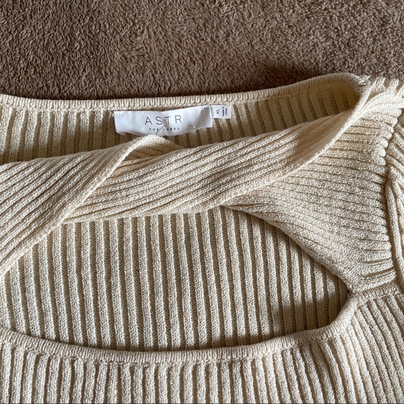 Cream Astr Sweater with a twist neckline - Picture 3 of 4